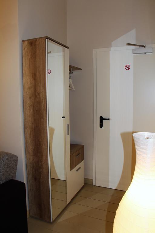 Stars Essener Strasse Apartamento *